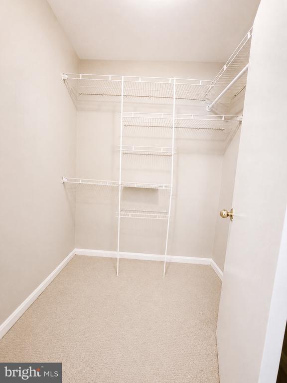 Building Photo - 982 Yachtsman Way
