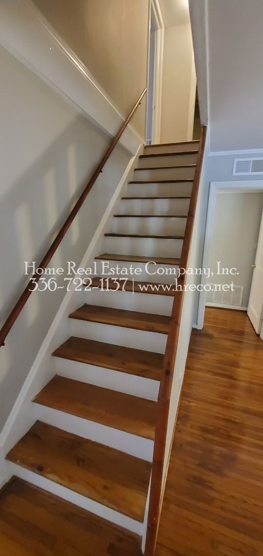 Building Photo - 508 Lester Ln