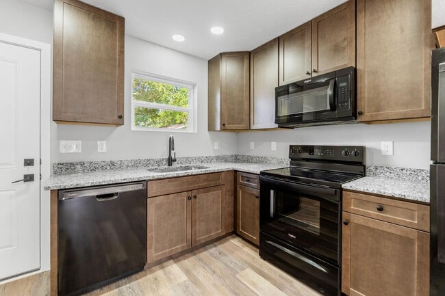 Building Photo - 388 N Franklin St