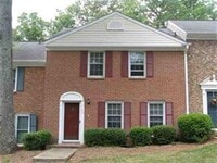 Building Photo - Spacious 3 Bedroom 2.5 Bath Townhome with Community Pool!!