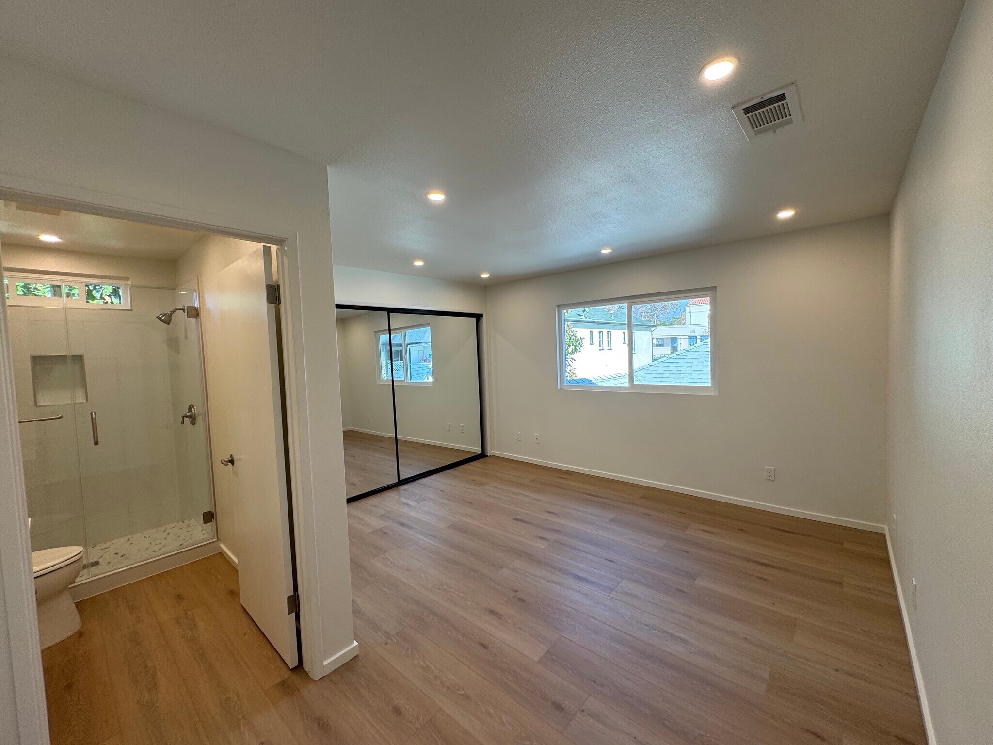 Building Photo - 517 Geneva St