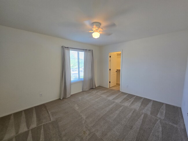 Building Photo - 2641 E Daniel Dr