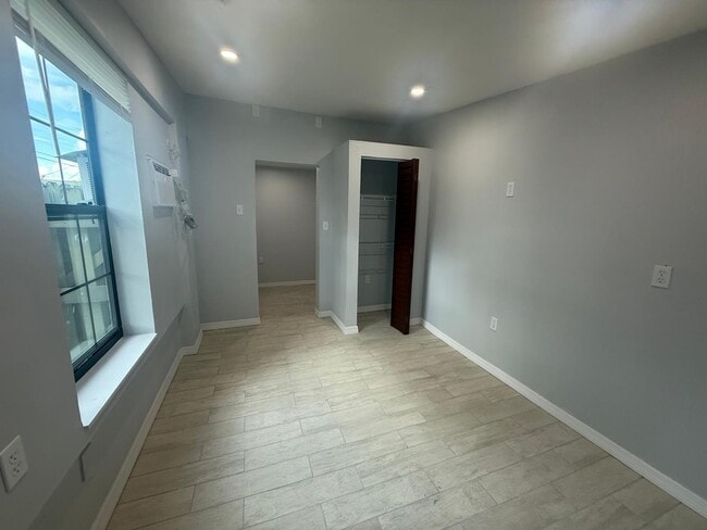 Building Photo - 911 NW 62 Ave