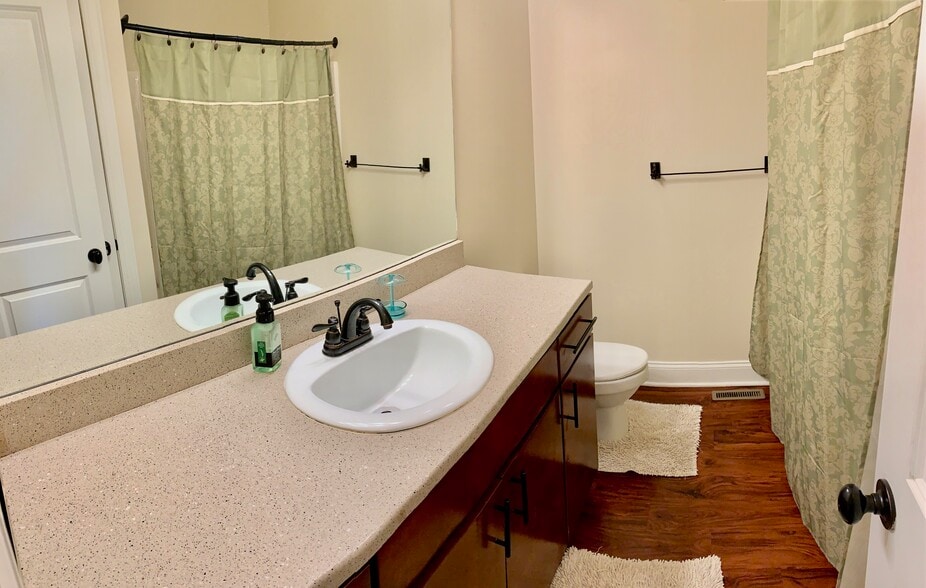 Building Photo - 404 Treyson Ln