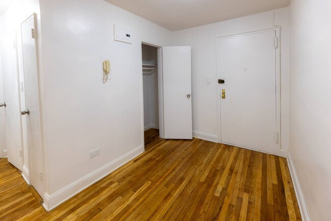 Building Photo - 131-11 Kew Gardens Rd