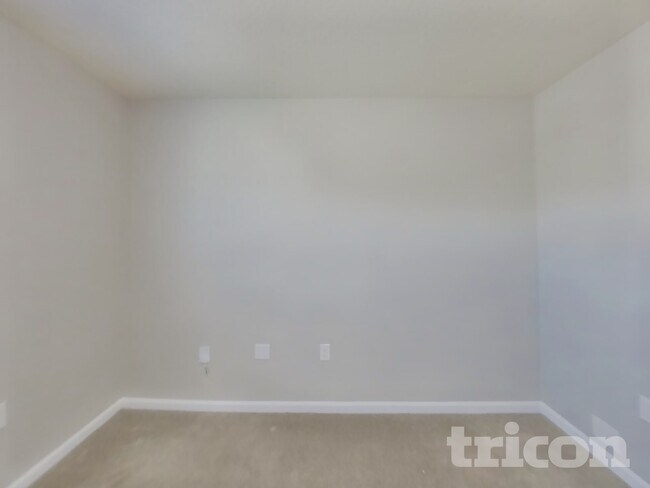 Building Photo - 1987 April Oaks Dr