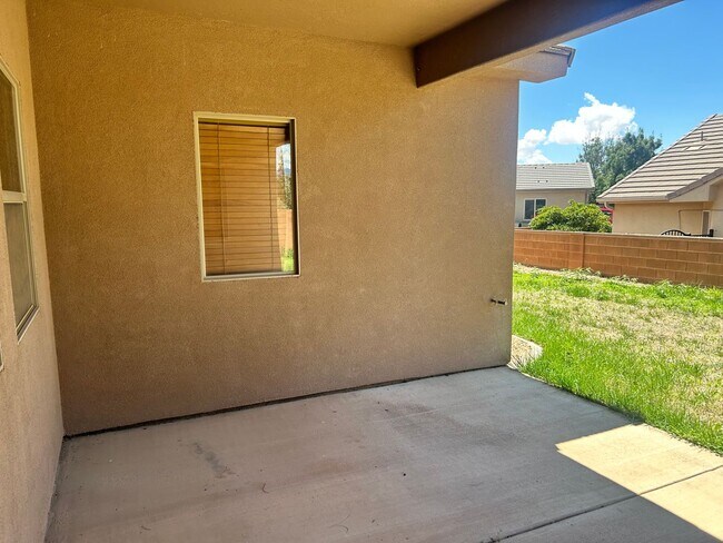 Building Photo - La Verkin Charm!