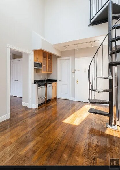 Building Photo - West 21st Street