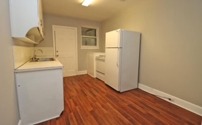 Building Photo - Cozy 2-Bedroom Duplex in Southeast Columbia – Brandon Acres!
