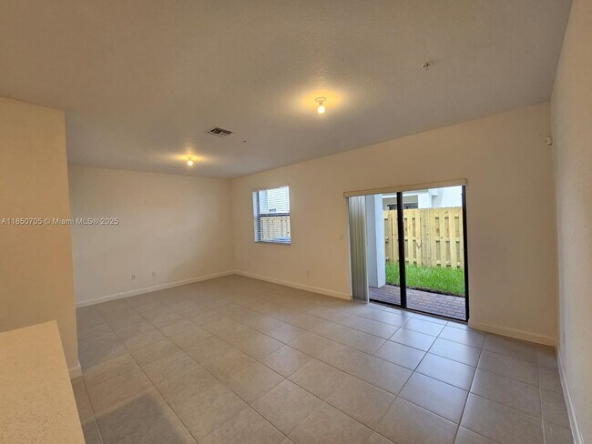 Building Photo - 257 SW 159th Way