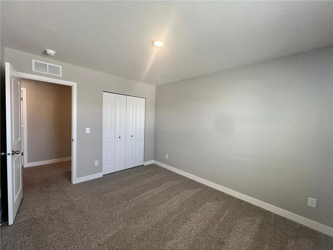 Building Photo - 17373 Dulles Ln