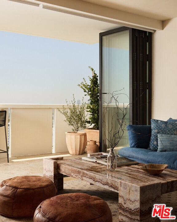 Building Photo - 8787 Shoreham Dr