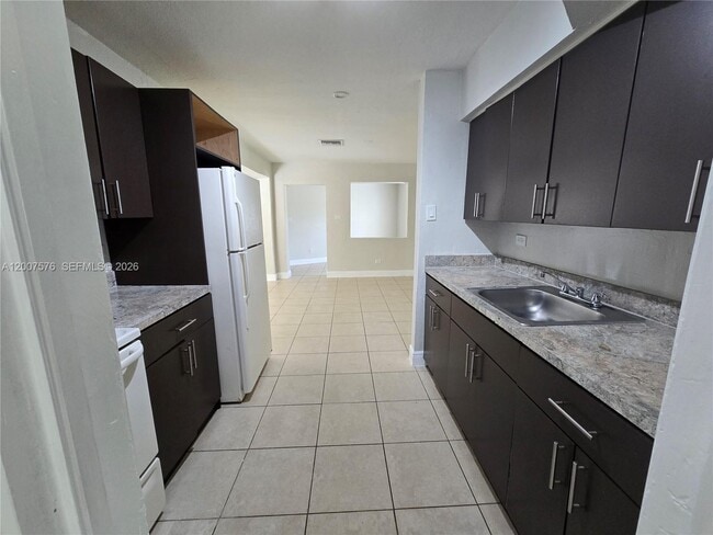 Building Photo - 2348 NW 15th St