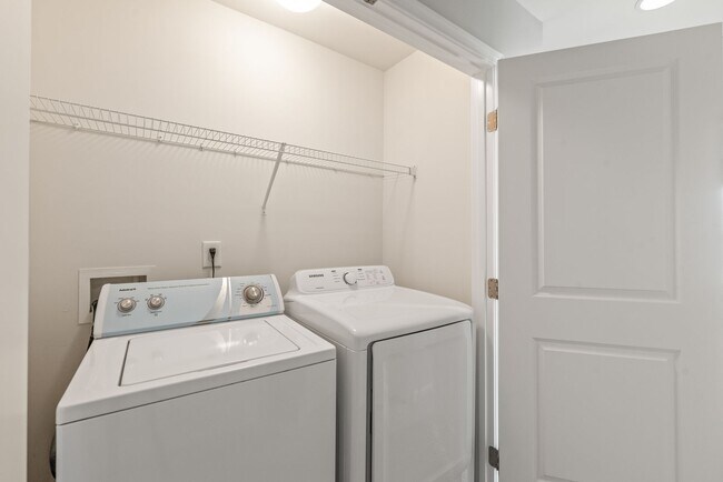 Building Photo - 3 Bedroom townhome in South Charlotte