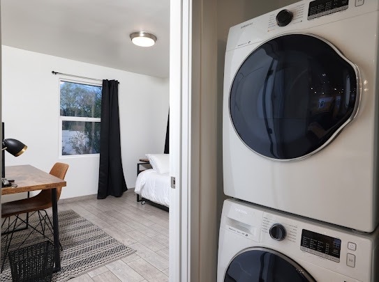 Building Photo - 2039 E 8th St