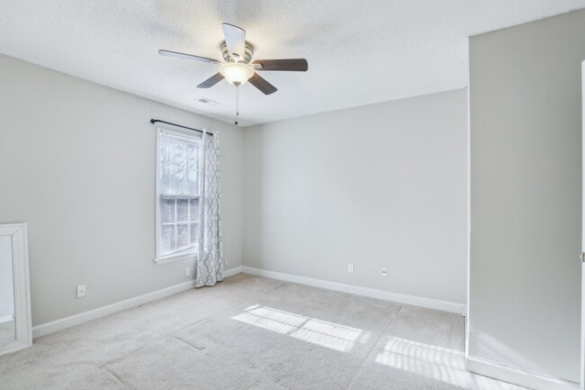 Building Photo - 4523 Hamptonshire Dr