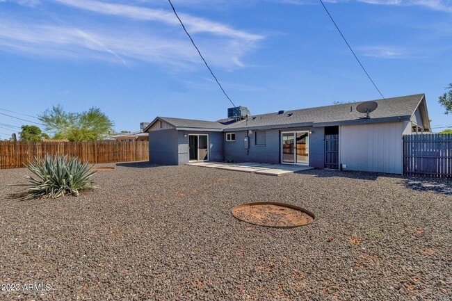 Building Photo - 7408 E Beatrice St