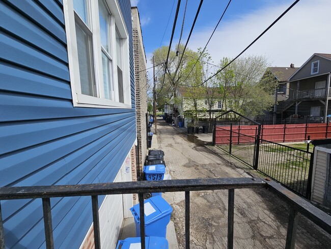Building Photo - 4517 S Hermitage Ave