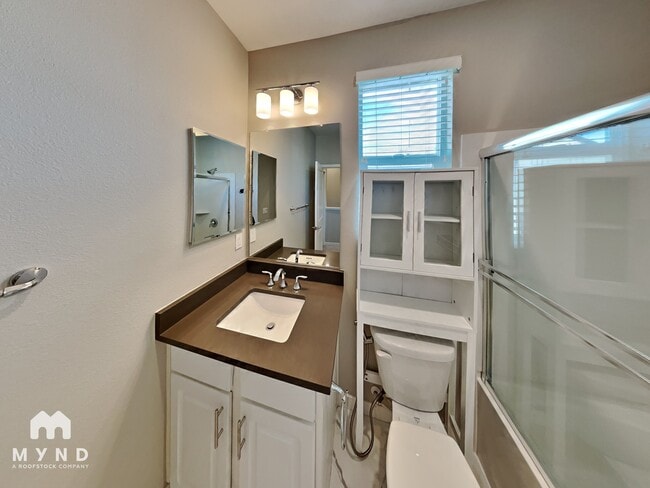 Building Photo - 1502 Cherry Cir