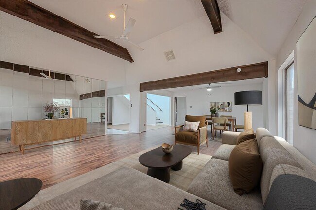 Building Photo - 15030 St Cloud Dr