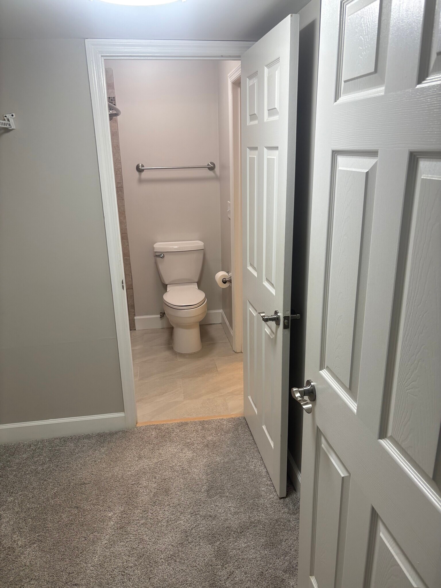 Building Photo - 515 Basswood Ave