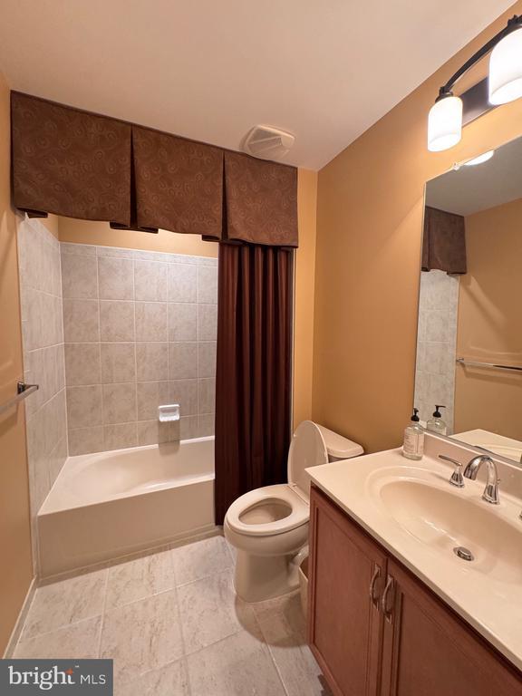 Building Photo - 5117 Faldo Dr