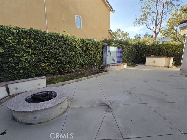 Building Photo - 61 Dovecreek