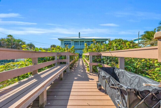 Building Photo - 2775 Jimmy Buffett Mem Hwy