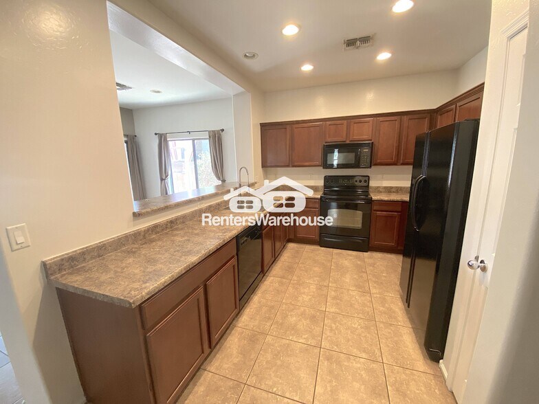 Building Photo - 44430 Caven Dr