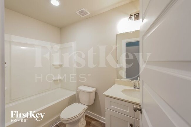 Building Photo - 1620 Brookhaven Dr