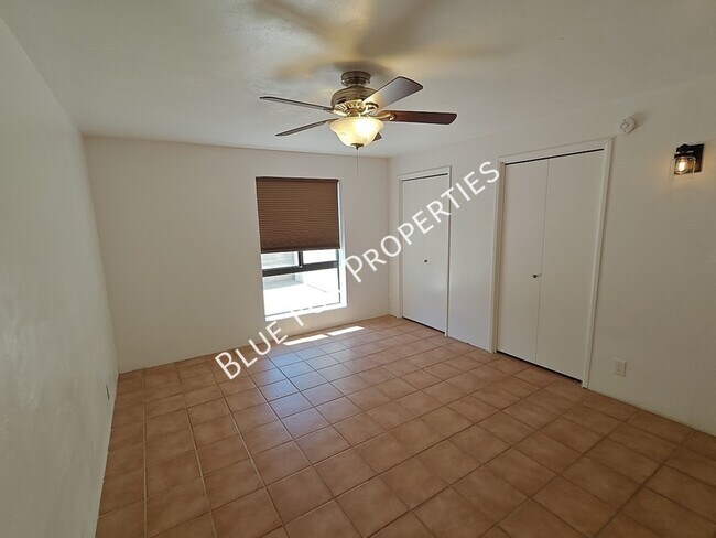 Building Photo - 2781 W Calle Carapan