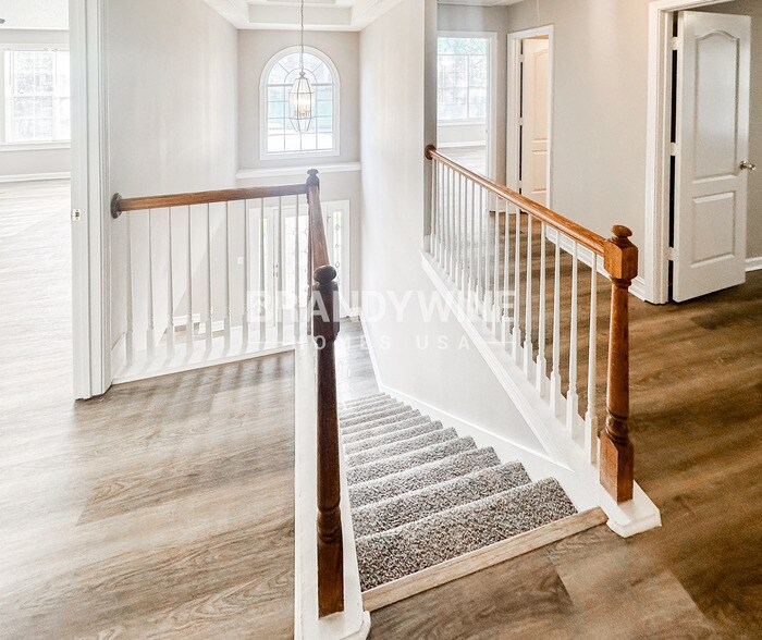 Building Photo - 12339 Lakeside Pkwy