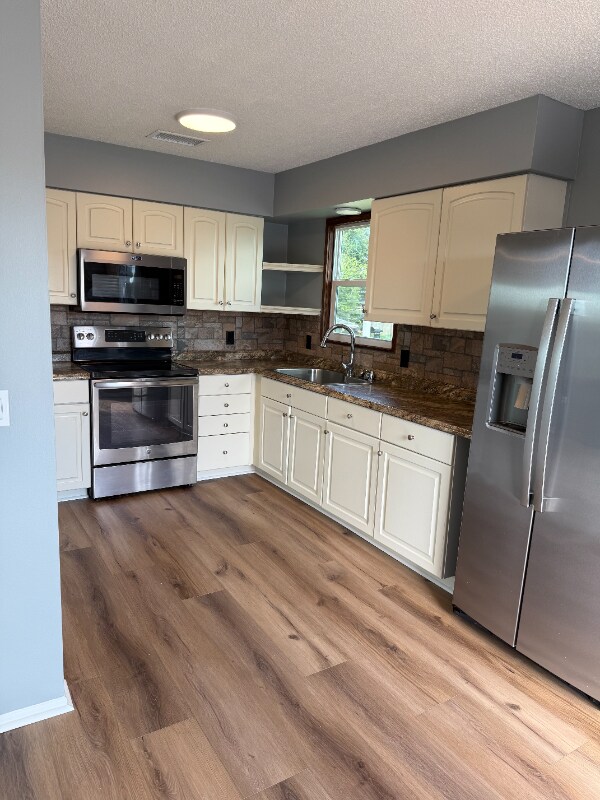 Building Photo - 8160 Egret Rd