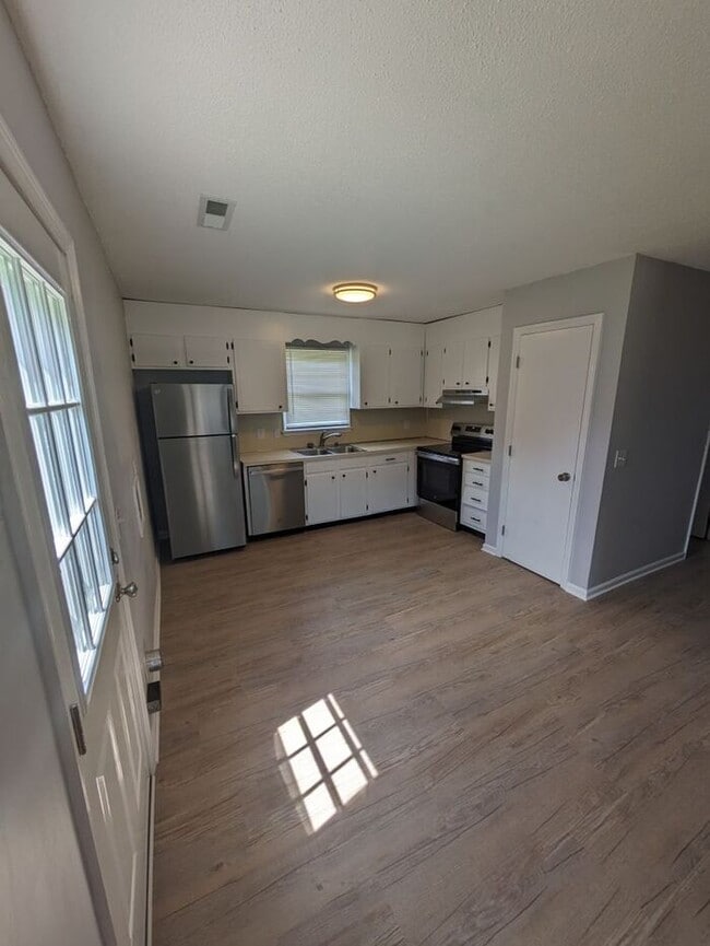 Building Photo - 2BD/1BA Unit in Conover