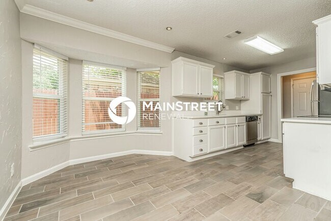 Building Photo - 3 Bedroom Pet-Friendly Home in Arlington, TX with Main Street Renewal