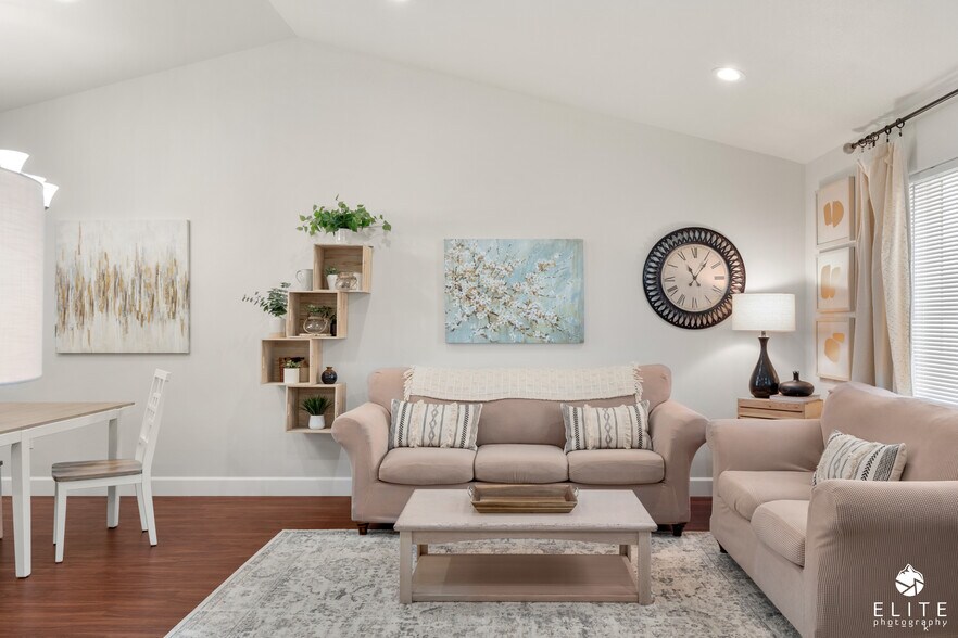 Building Photo - 920 W Wilder Ave