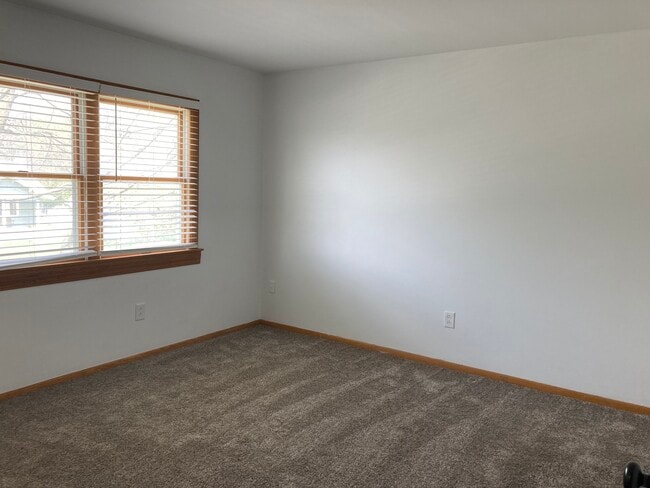 Building Photo - 2919 Zollinger Rd