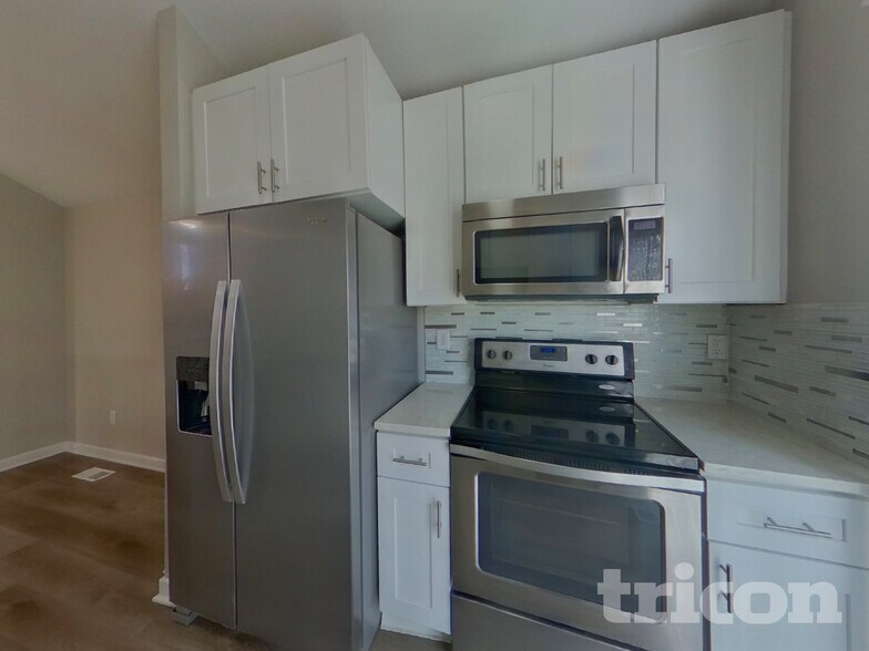 Building Photo - 9227 S Butterwood Ct