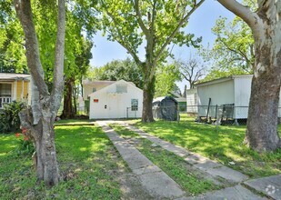 Building Photo - 404 N 7th St