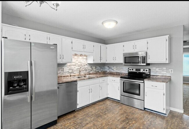 Building Photo - 3216 Tabby Dr