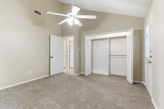 Building Photo - "Bright and Spacious 2-1 Duplex with Flexible Loft Space in Prime Keller Location!"