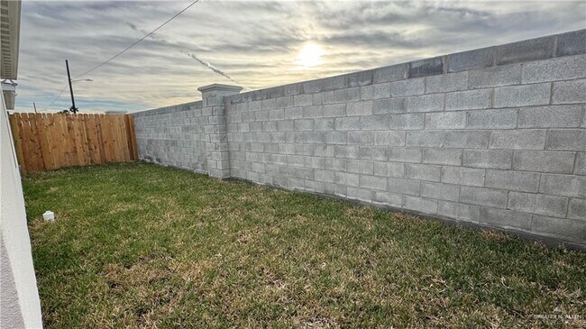Building Photo - 17 N 43rd St