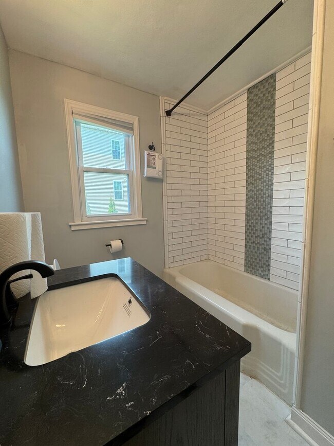 Building Photo - Single Family Home - Over 1 Acre of Land!