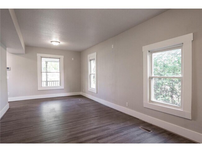 Building Photo - 1602 Johnson St NE