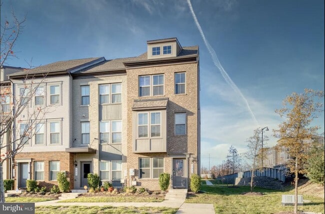 Building Photo - 101 Capital Ct