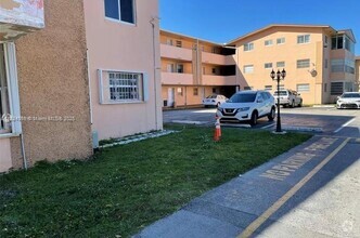 Building Photo - 120 Royal Palm Rd
