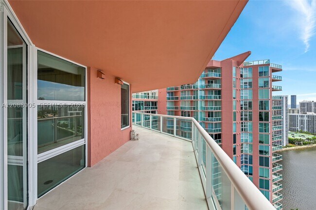 Building Photo - 3370 Hidden Bay Dr
