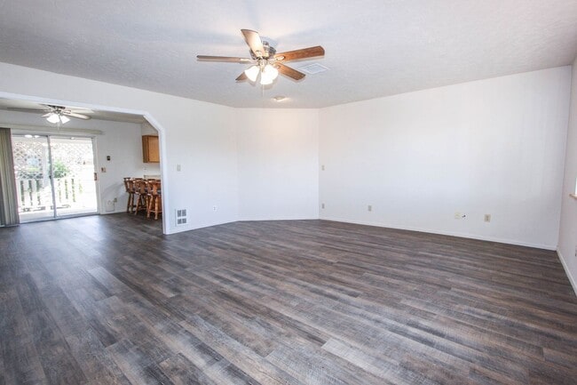 Building Photo - Three Bedroom Home in Prescott Valley