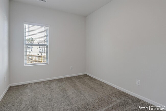 Building Photo - 2573 Ruby Dixon Xing Dr