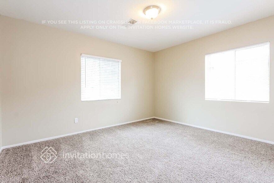 Building Photo - 8440 Hazeltine Ave